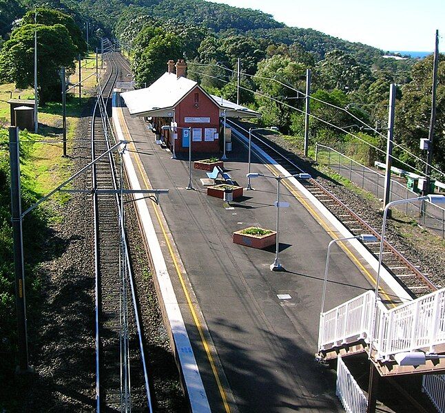 File:Coledale railway station.2006-07-06.jpg