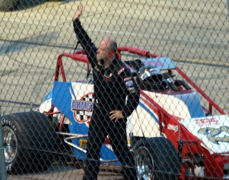 File:EricGordonWaving2018MadisonUSACSilverCrown.jpg