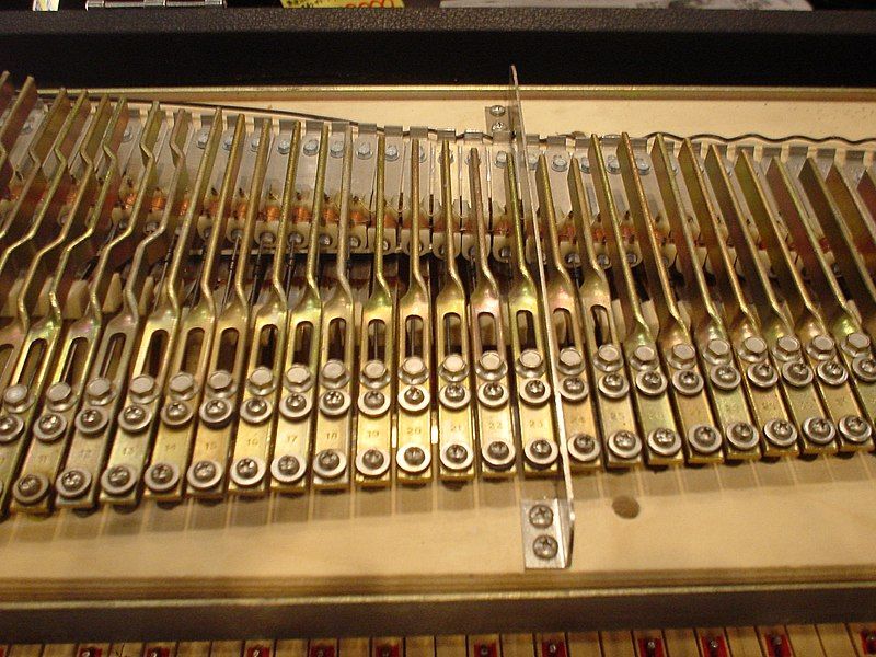 File:Fender Rhodes (Inside).jpg