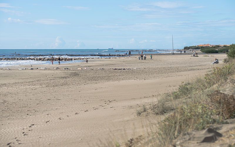 File:Frontignan-Plage, Hérault 01.jpg