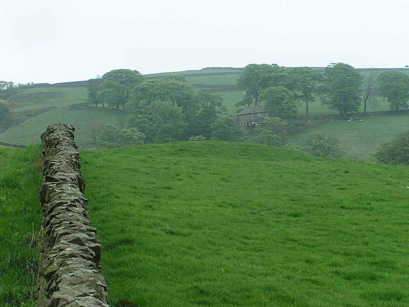 File:Ginclough barrow.jpg