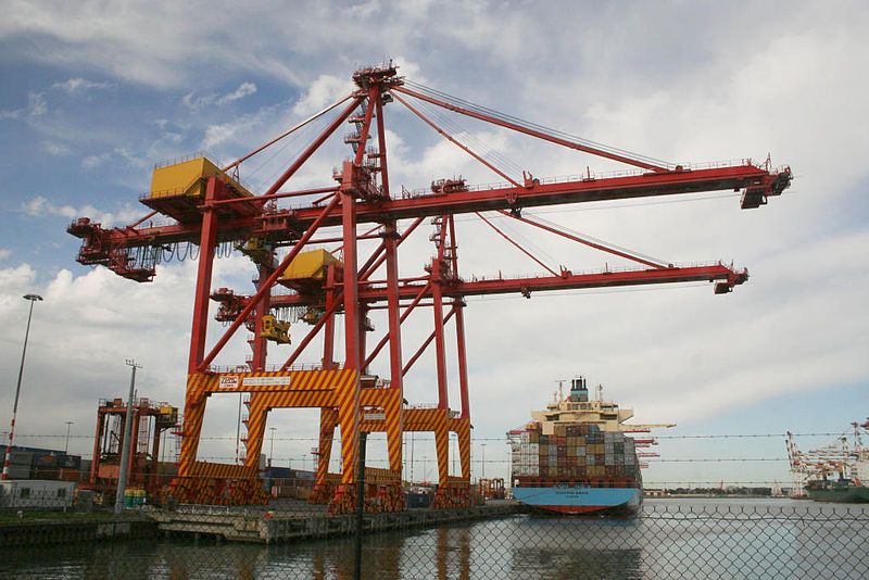 File:Melbourne--swanston-dock-container-crane.jpg