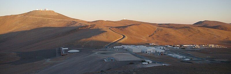 File:Paranal camp.jpg