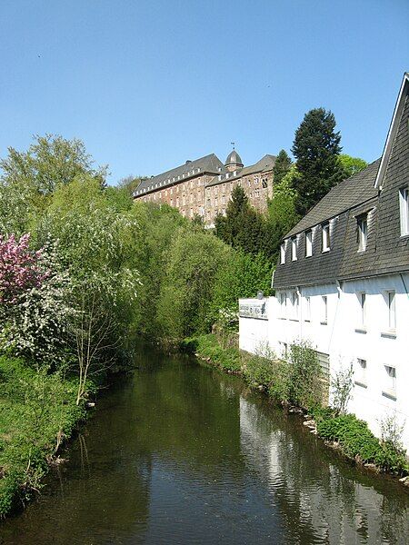 File:Schleiden Schloss 12.JPG