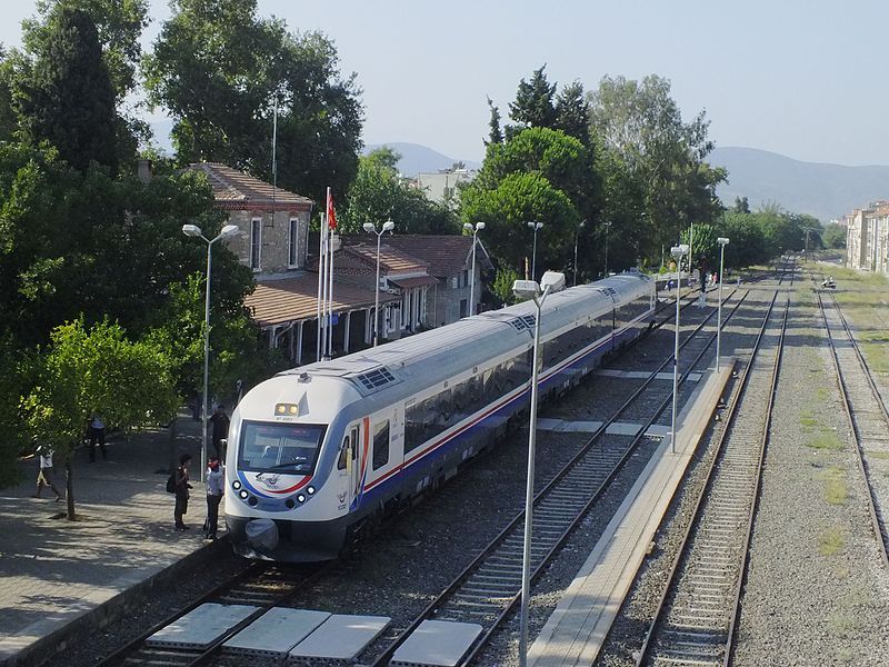 File:Selcuk station.jpg