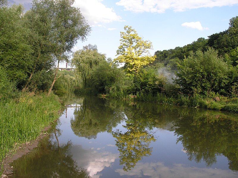 File:Smotrych River.JPG