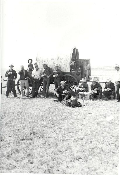 File:Spadechuckwagon.jpg