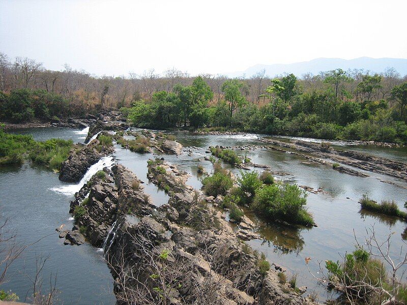 File:Tad Feak falls.jpg