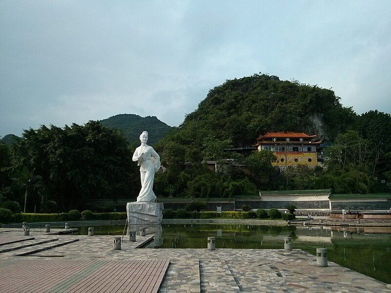 File:Yizhou Liusanjie square.jpg