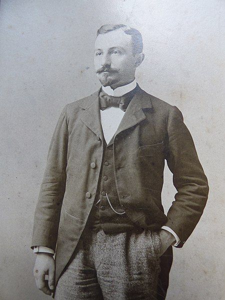 File:Abel Chevalley, 1900.jpg