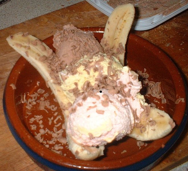 File:Banana split.JPG