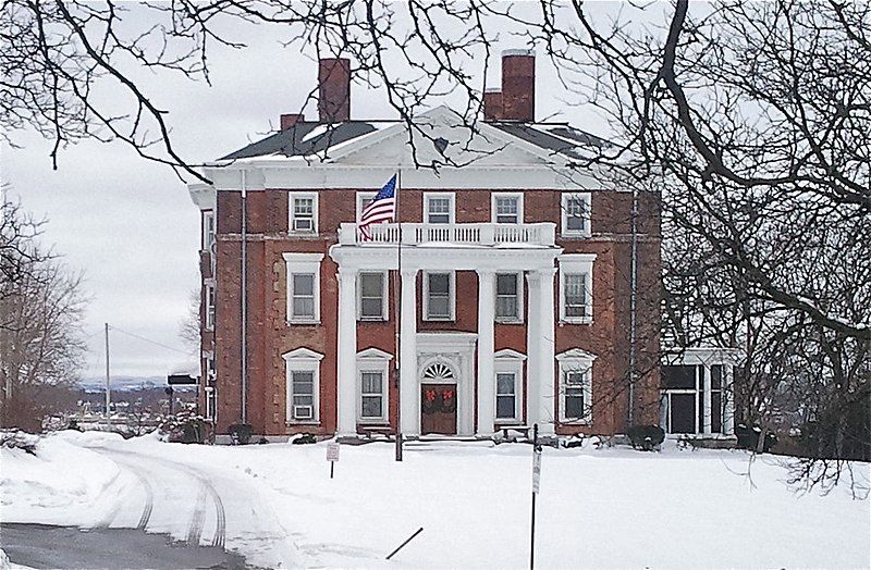 File:Barnes-Hitchcock House.jpg