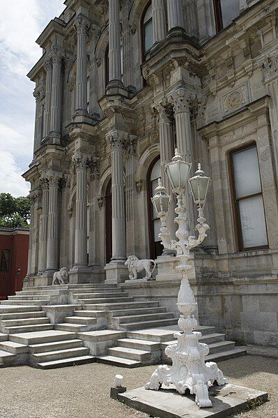 File:Beylerbeyi Palace 8929.jpg