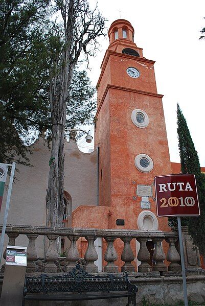 File:ClockTowerAtotonilco.JPG