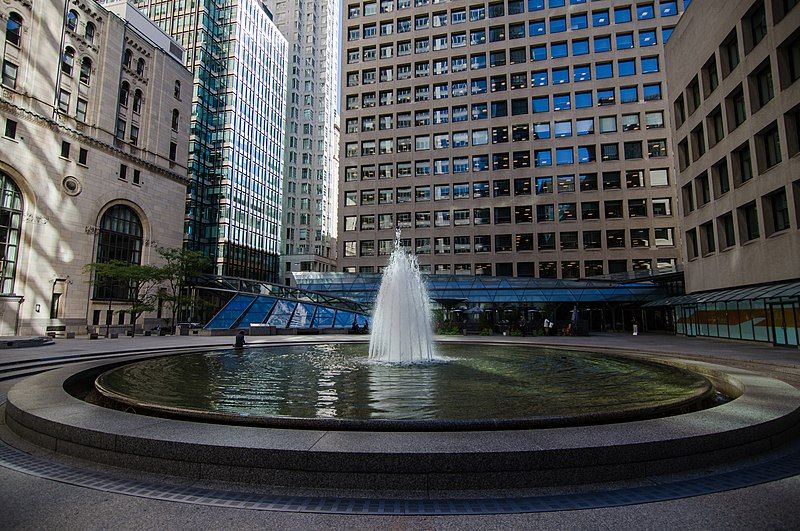 File:Commerce Court fountain.jpg