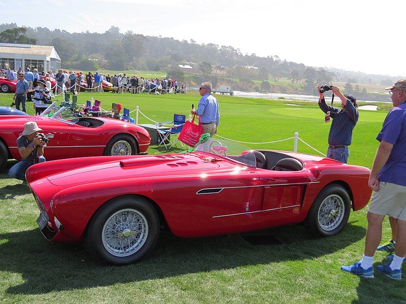 File:Concours d'Elegance (20452578560).jpg