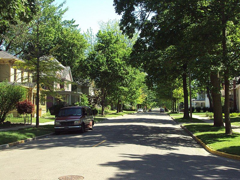 File:Dennis-State Streets HD.JPG