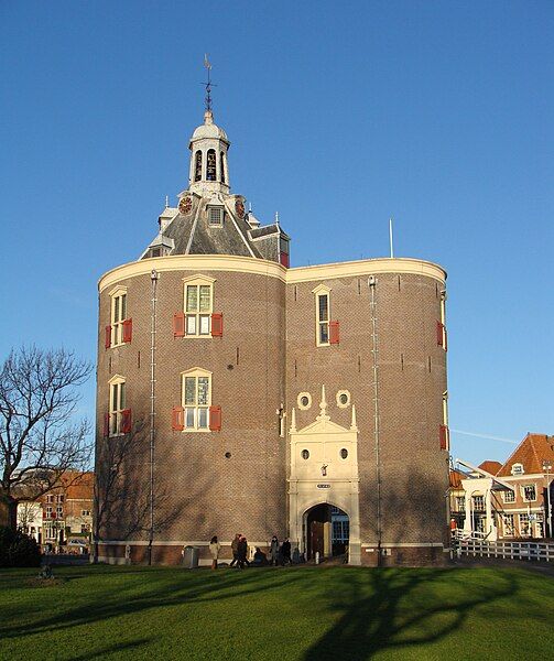 File:Drommedaris Enkhuizen Zuidwestzijde.jpg