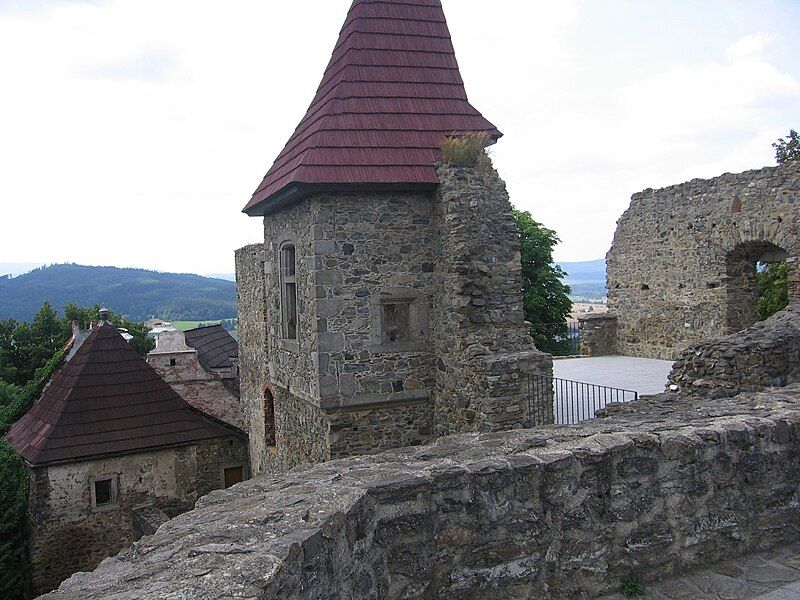 File:Klenova castle 5.JPG