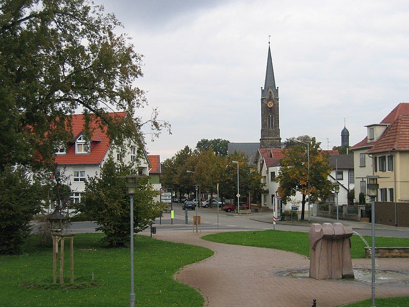 File:Lambsheim Ortsmitte.jpg