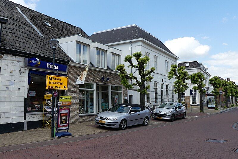 File:Markt Prinsenbeek P1140209.jpg