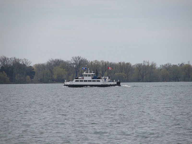 File:Ongiara Ferry 2017.jpg