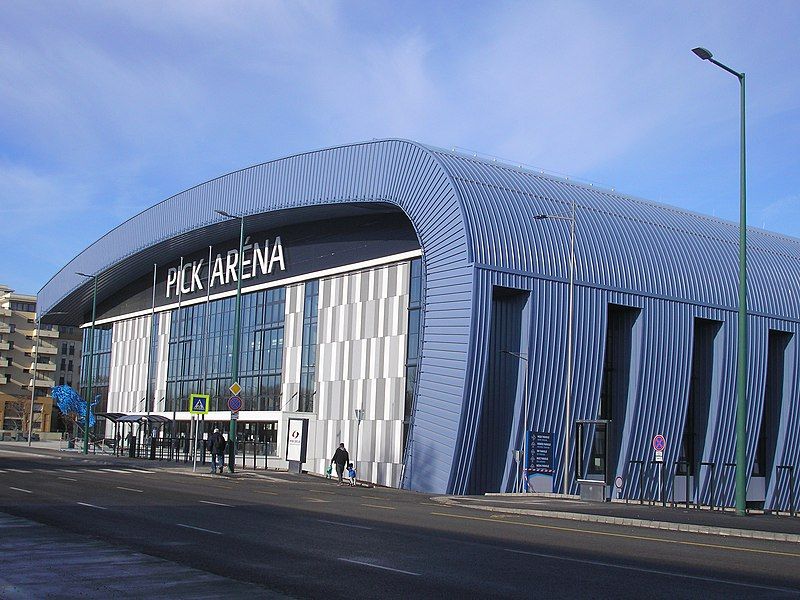 File:Pick Aréna 5.JPG