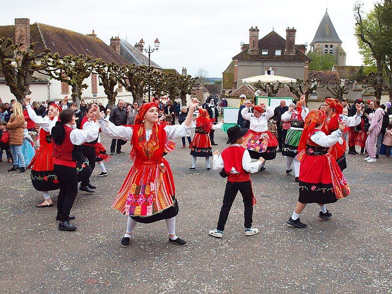 File:Sergines-FR-89-carnaval 2023-b182.jpg