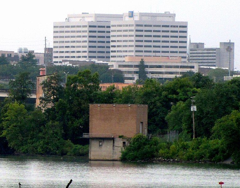 File:TVA-towers-tennessee-river-tn1.jpg