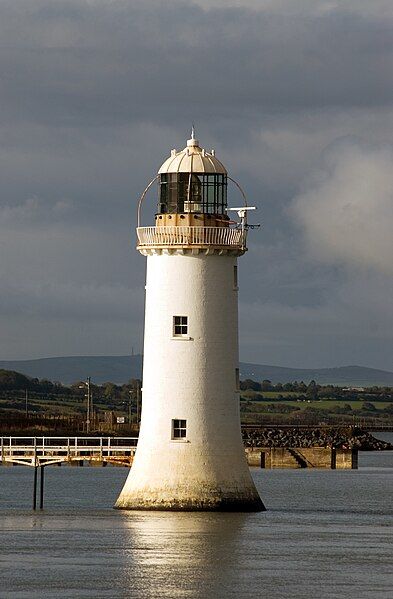 File:Tarbert Island lighthouse.jpg