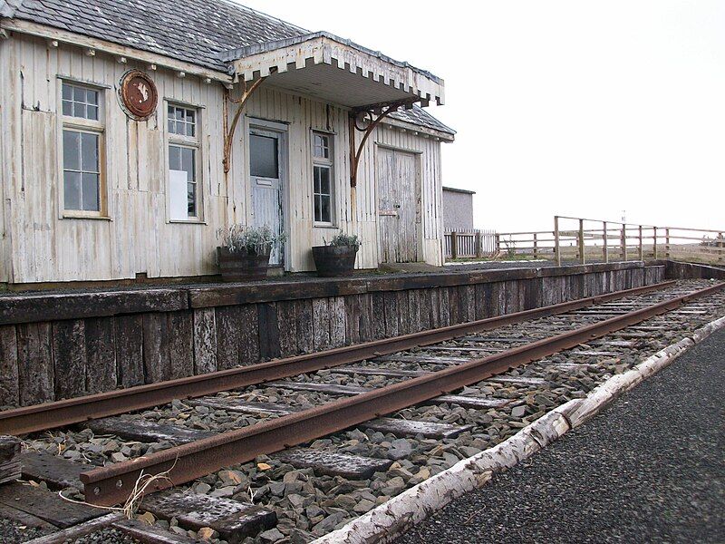 File:Thrumster Station Outside.jpg