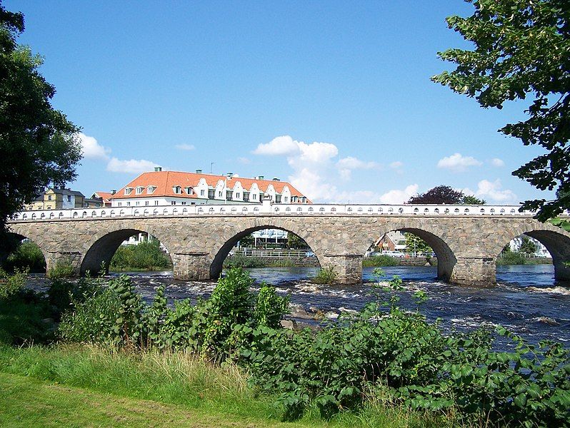 File:Tullbron2, Falkenberg.JPG