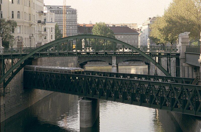 File:Wien Fluss Ende.jpg