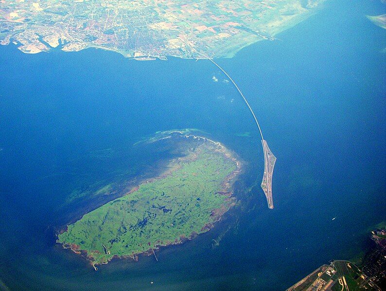 File:Öresundsbron 2011z.jpg