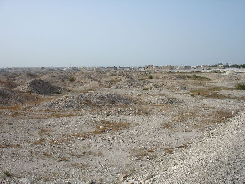 File:A'ali Burial Mounds.jpg