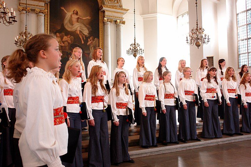 File:AdolfFredriksGirlsChoir june2007.jpg