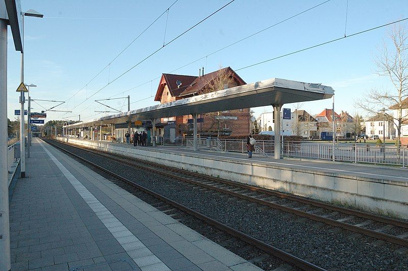 File:Bahnhof Heusenstamm 3.jpg