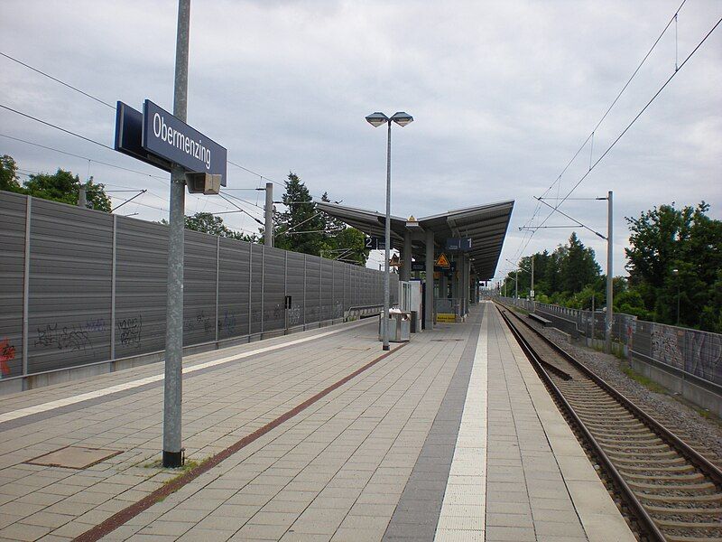 File:Bahnhof München-Obermenzing.JPG