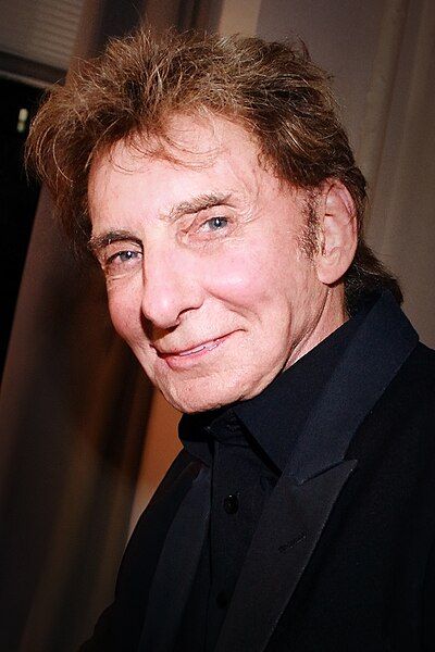 File:BarryManilow-byPhilipRomano.jpg