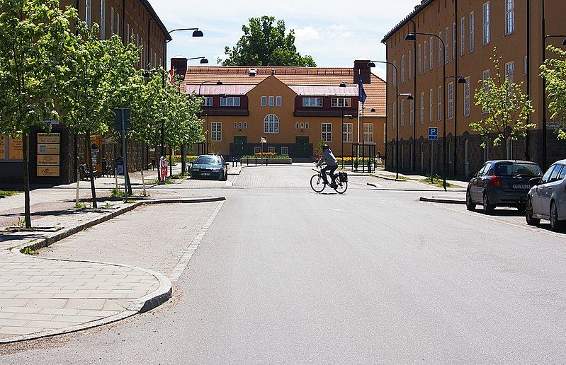 File:Brigadgatan garnisonen.JPG