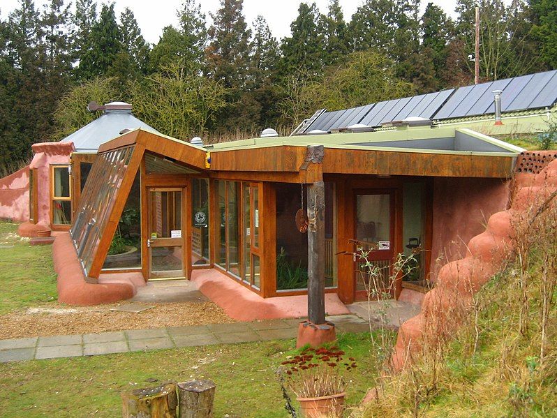 File:Brighton Earthship.JPG