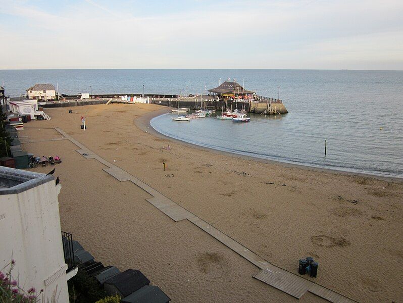 File:Broadstairs-beach.jpg