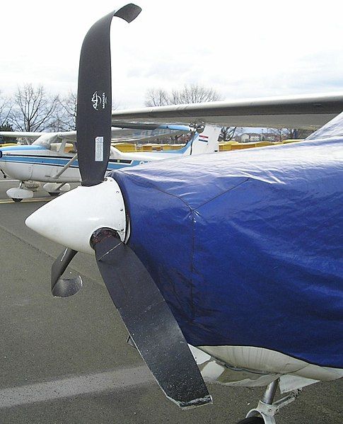 File:Broken propeller.jpg