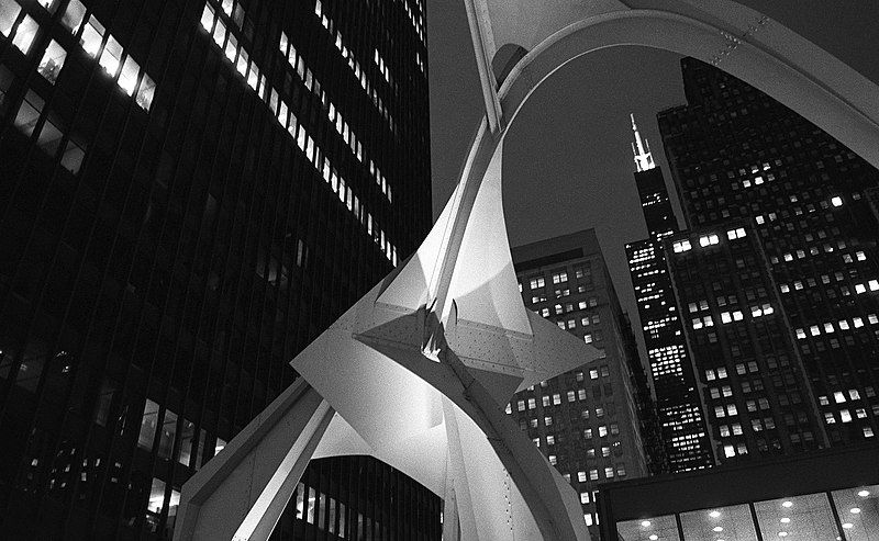 File:Chicago-Calder-Diagonal.jpg