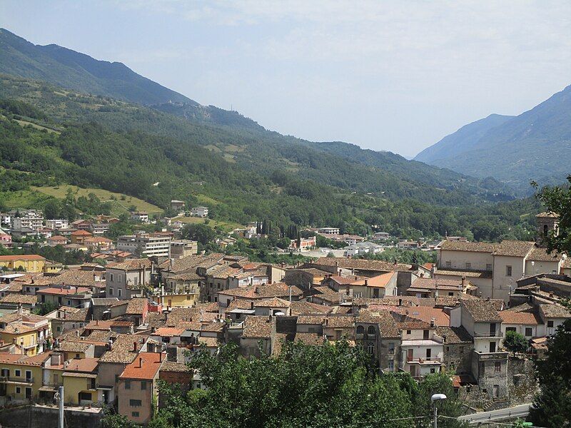 File:Civitella Roveto views.jpg