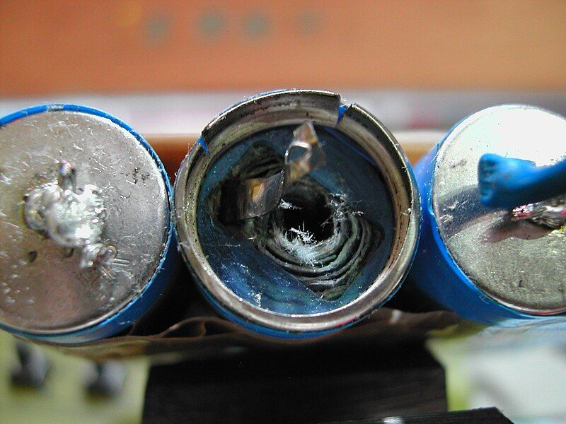 File:Decapitated ni-mh battery.jpg