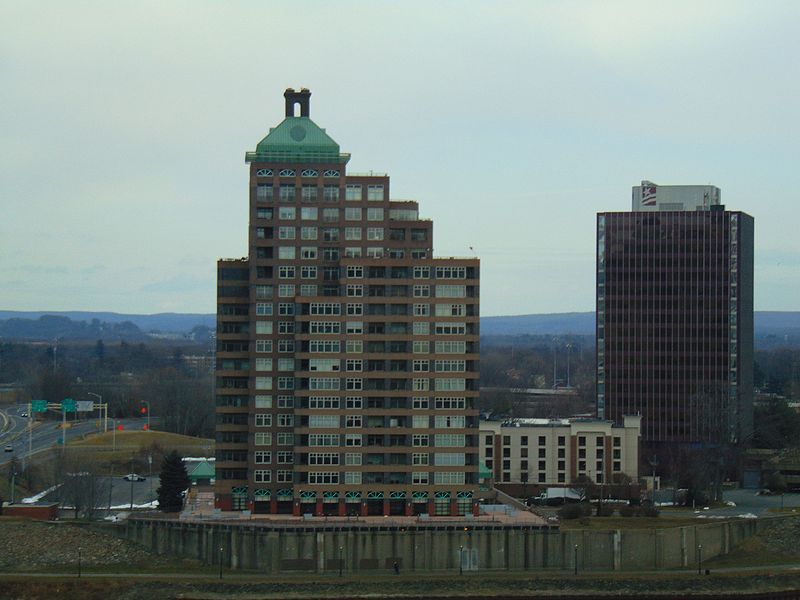 File:EastHartfordCT Skyline.jpg