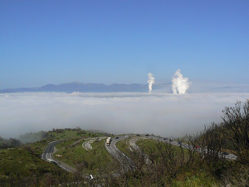 File:Fog Megalopoli.JPG