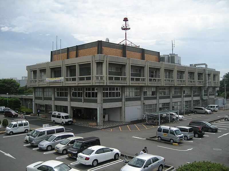 File:Gyoda city hall.JPG