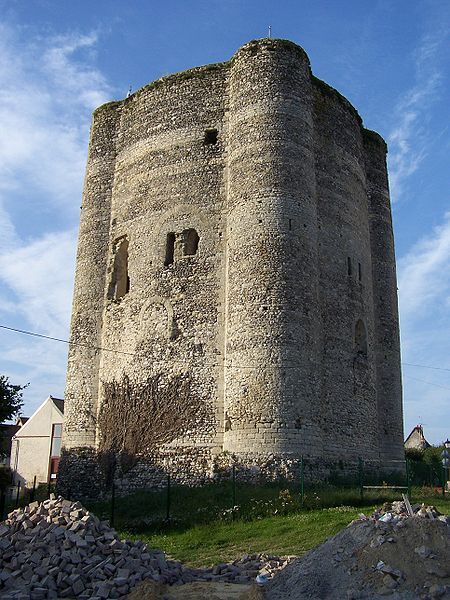 File:Houdan Donjon1.jpg